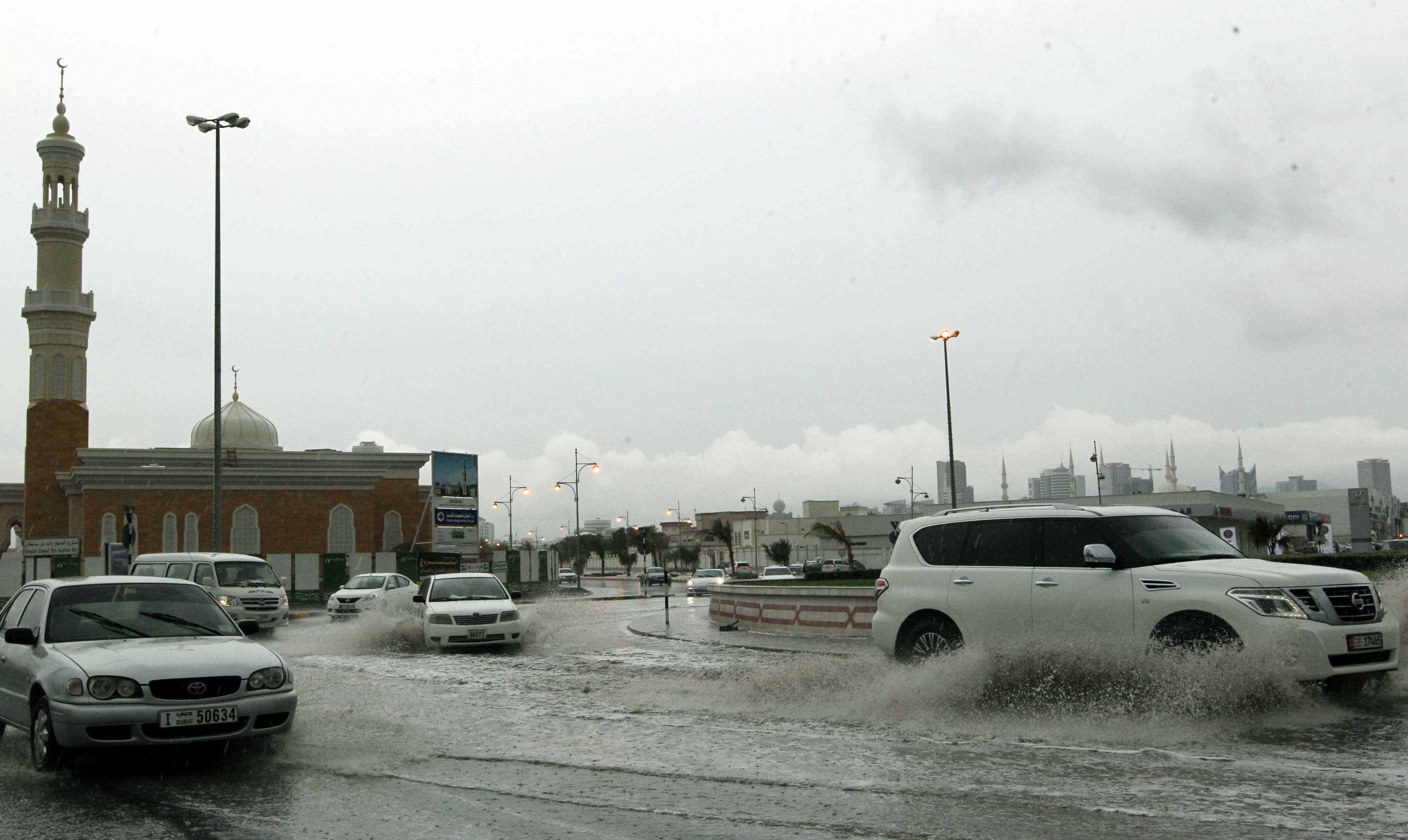 lc3 heavy rain in -fujr.jpg