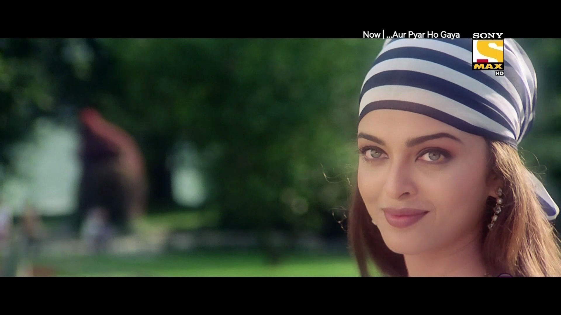 Sony Max HD<br />Listening song on pc