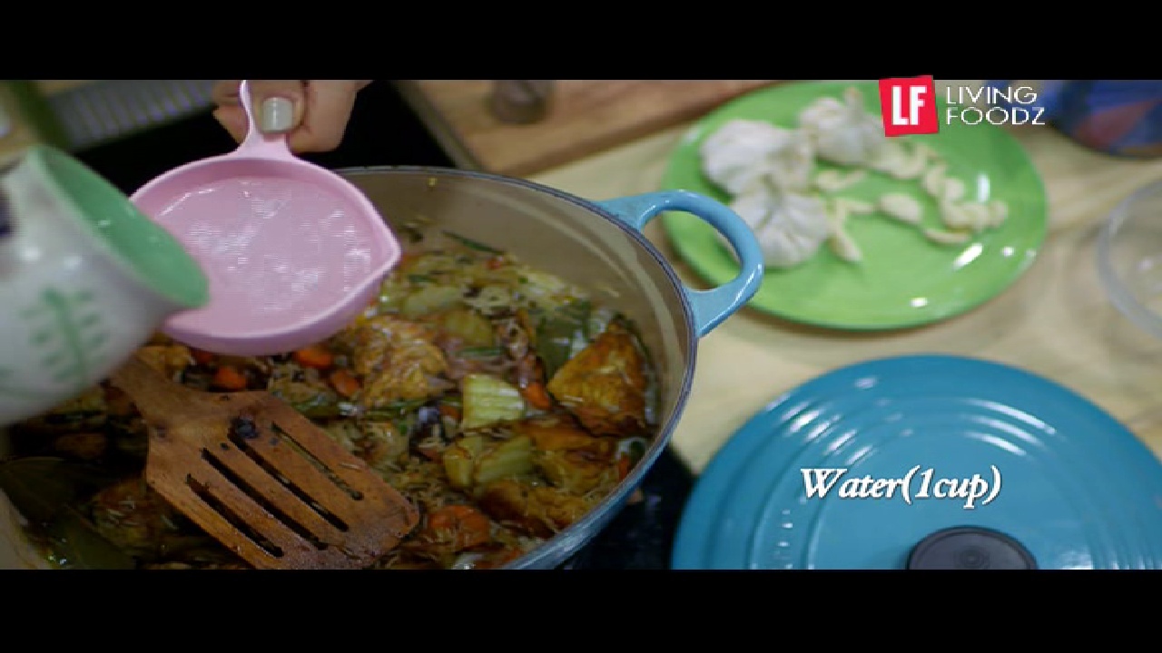 Living Foodz, 95 E, 11038 H