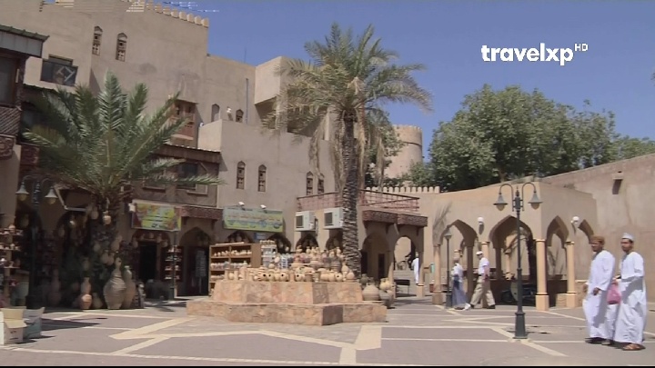 12702 v 40700 @100.5'E