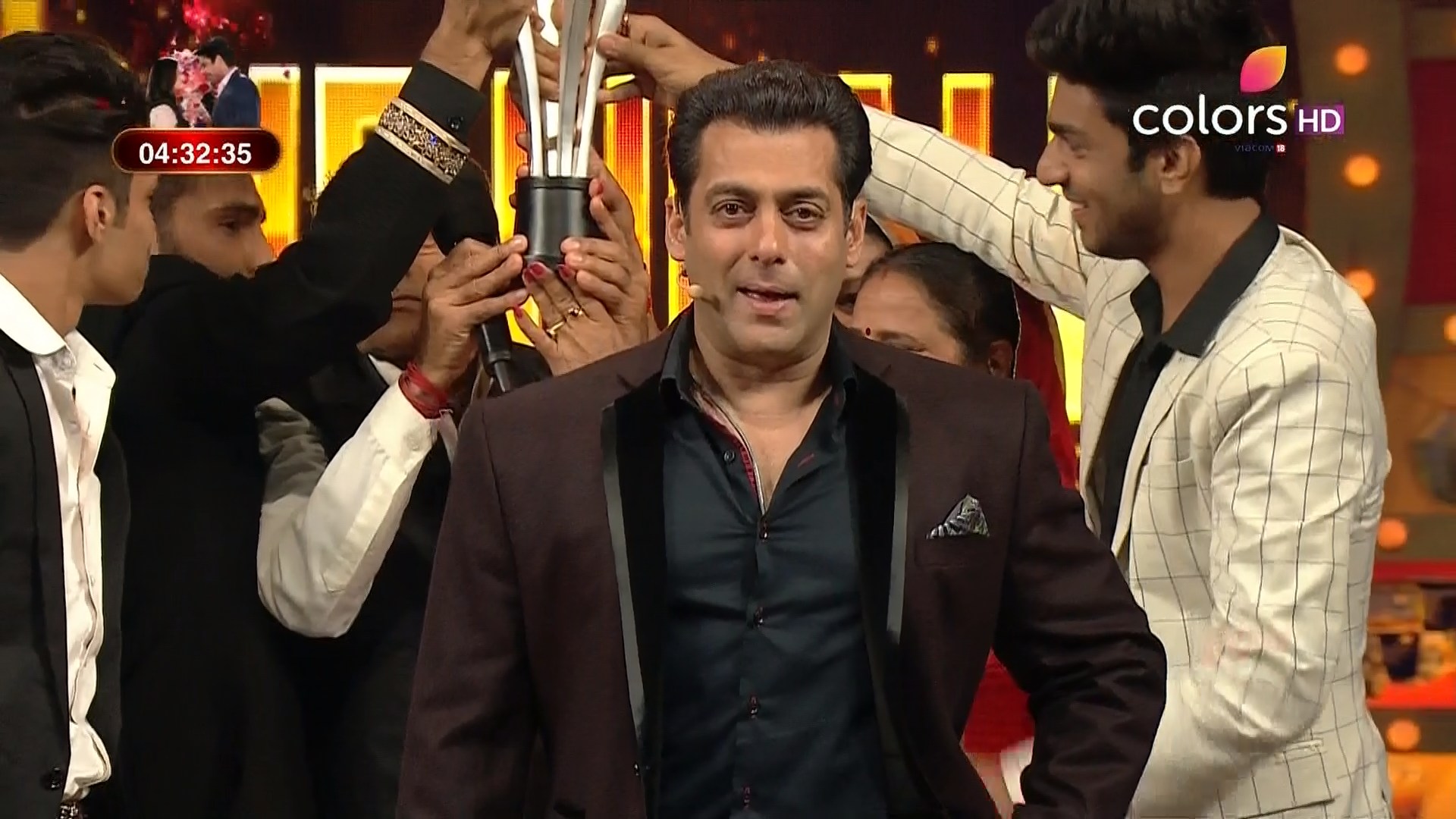 @Bigg Boss - India Isse Apna Hi Ghar Samjho.ts_snapshot_00.05_[2017.01.30_20.08.09].jpg
