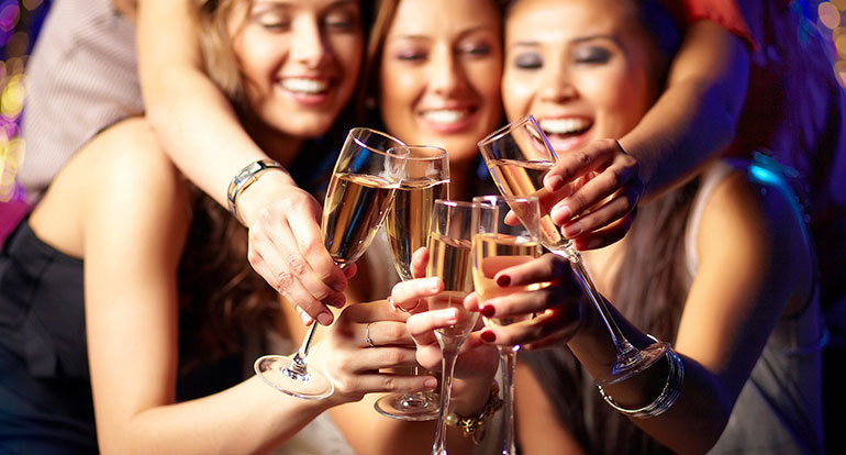 girls-drinking-night-out.jpg