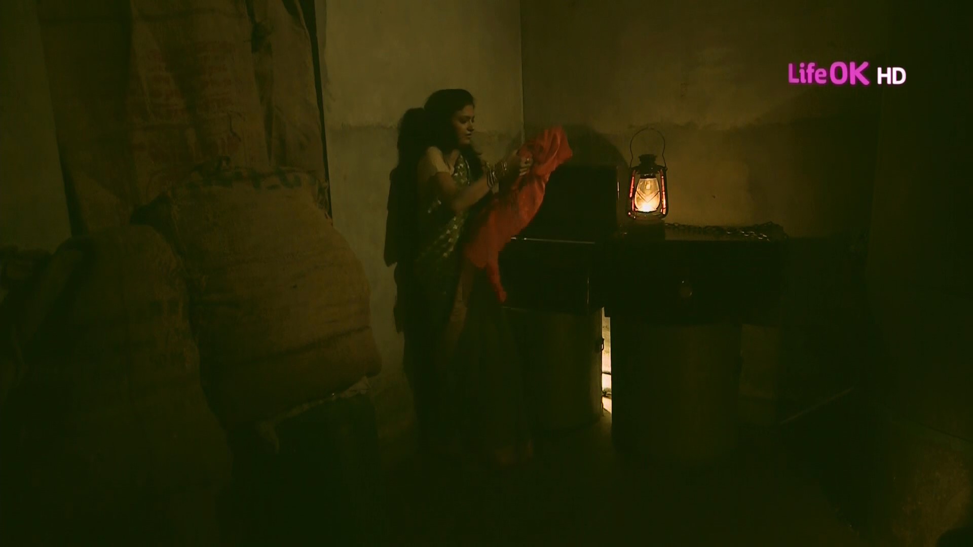 @Best Of Savdhaan Maharashtra - Fight Back Now_1.ts_snapshot_29.16_[2016.01.02_23.36.47].jpg