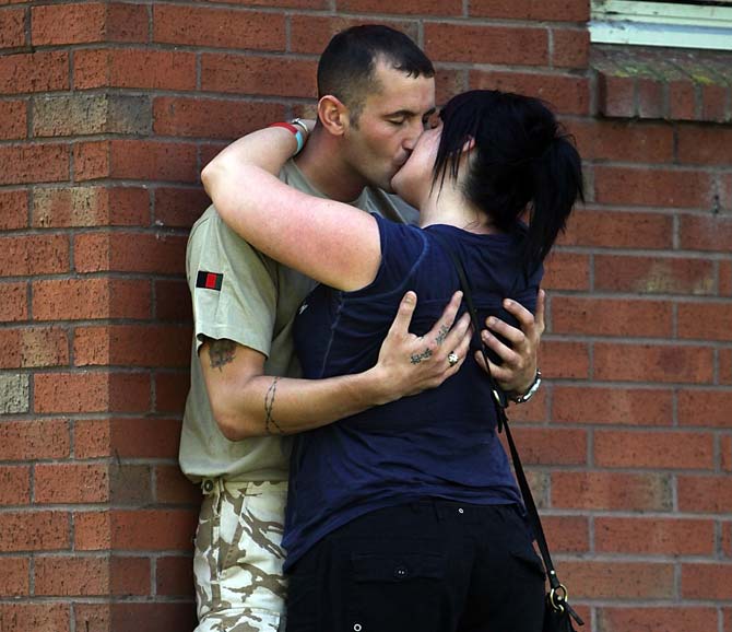 13-famous-kisses.jpg