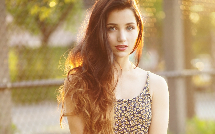 brunettes women chain link fence emily rudd upscaled dream girl most beautiful_www.wallpapermay.com_9.jpg