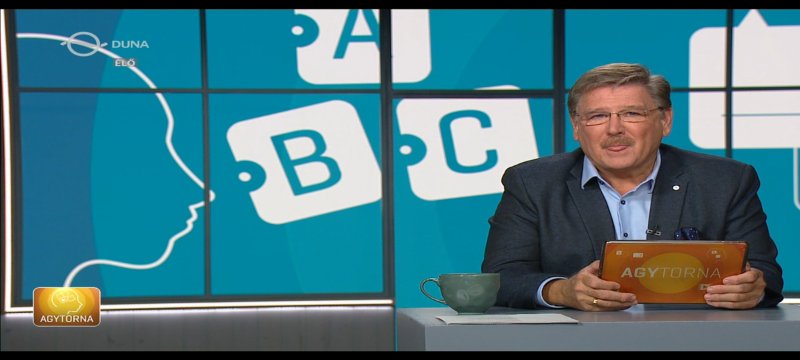 Screenshot_2025-10-10-20-14-36-370_com.creativelabs.iptvplayer.jpg